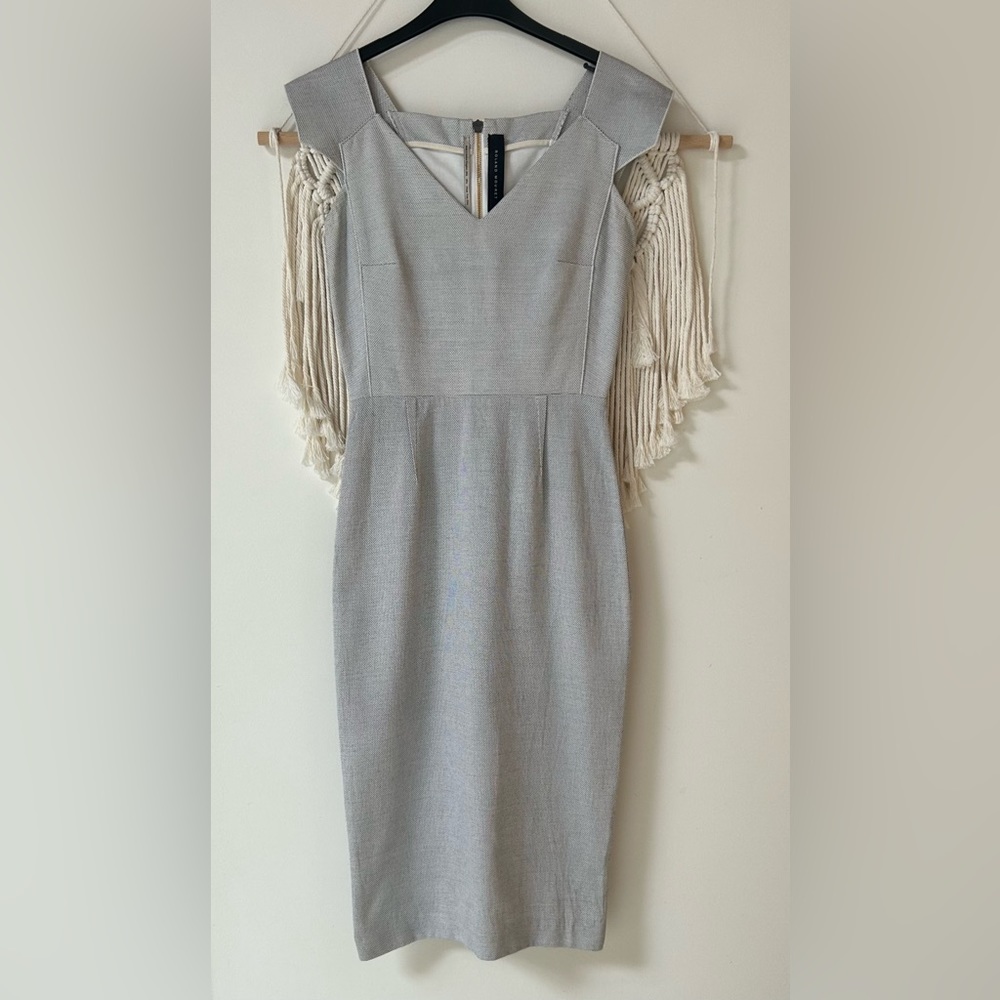 ROLAND MOURET - Size 4 - Atria Grey V-Neck Panel Cap Sleeve Pencil Dress
